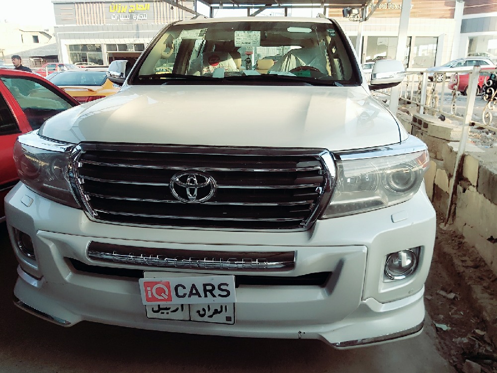 تۆیۆتا لاند کروزەر